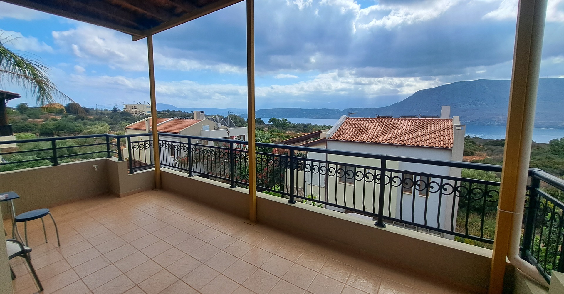 Seaview Maisonette for sale in Akrotiri. ID 04-8742