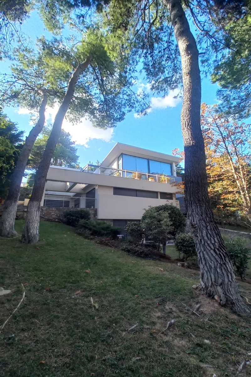 Villa in Athens for sale. ID Av-1198