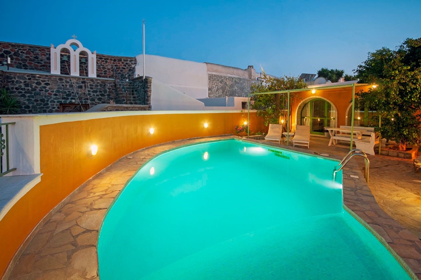 House in Santorini for sale. ID S4-8694