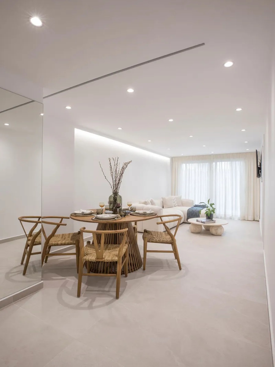 Apartment for sale in Mets. ID A4-8339