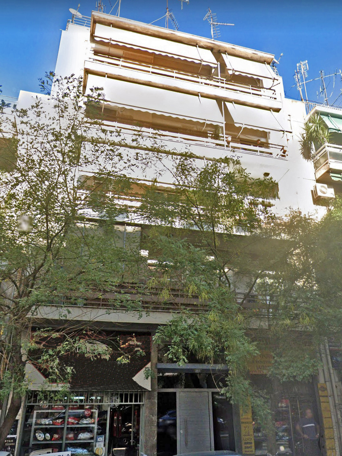 Building for sale in Neos Kosmos. ID AB-1417