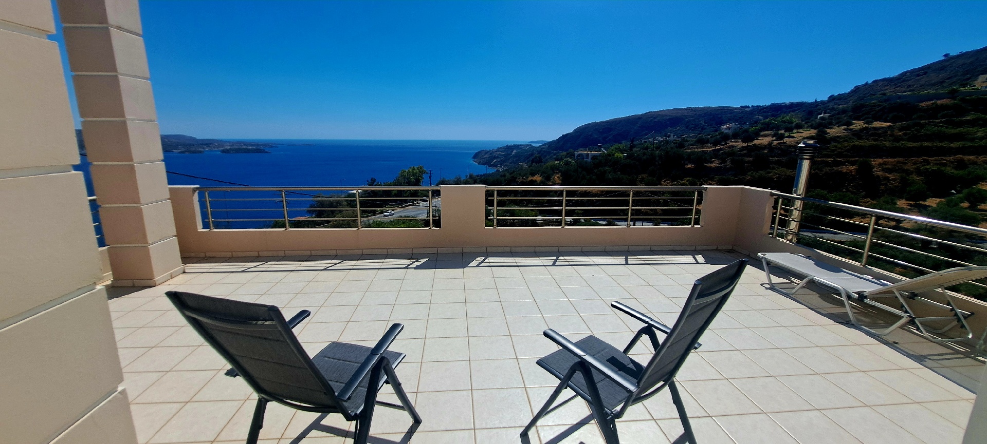 Seaview House for Rent in Megala Chorafia. ID 001-1209