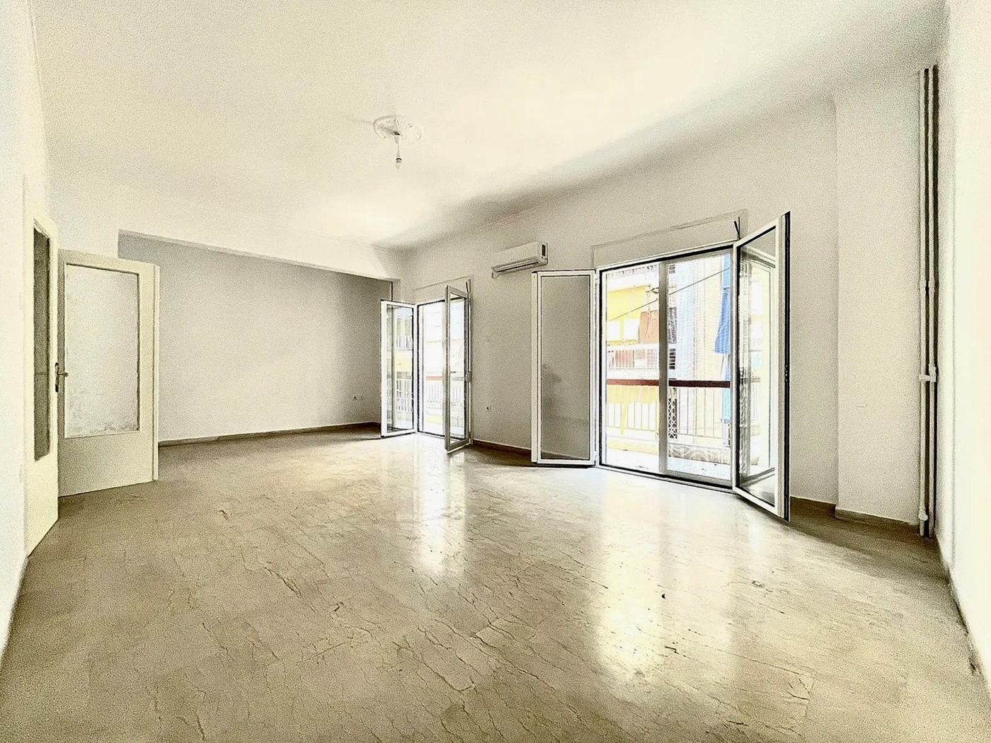 Building for sale in Kypseli. ID AB-1398