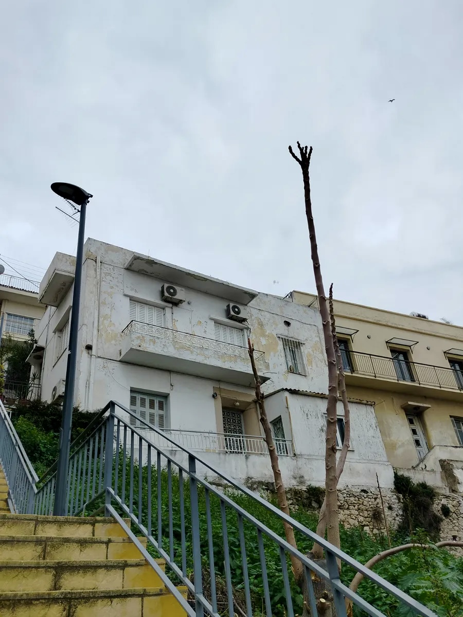 Building for sale in Kastella Piraeus. ID AB-1381