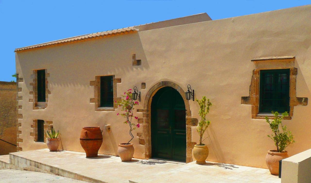 Seaview Villa for sale near Kolymbari. ID 0v-1043