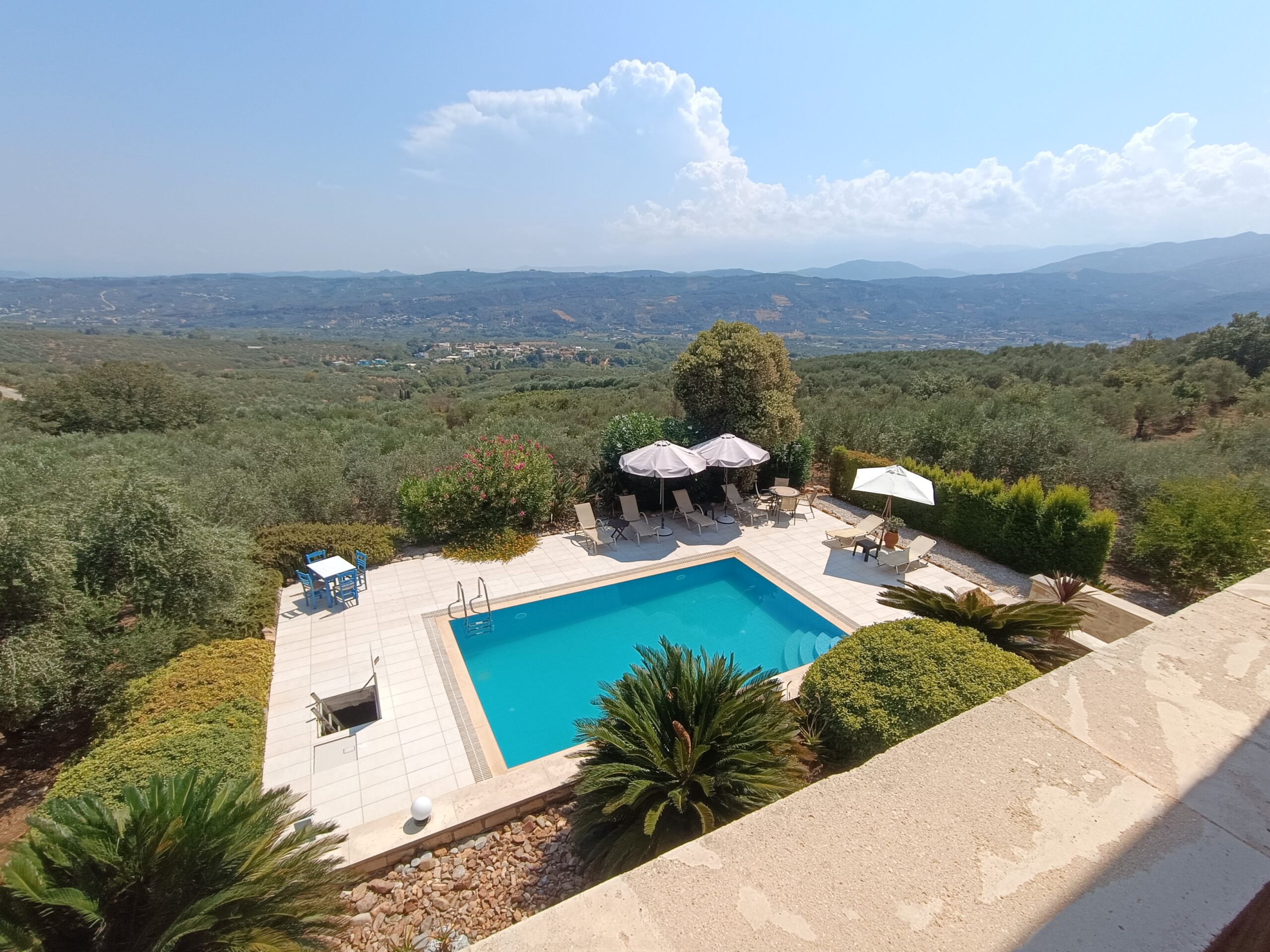 Seaview Villa for sale near Kolymbari. ID 0v-1042