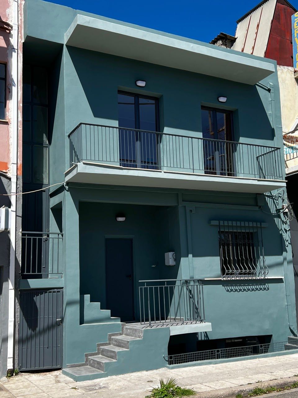 Building for sale in Piraeus. ID AB-1339