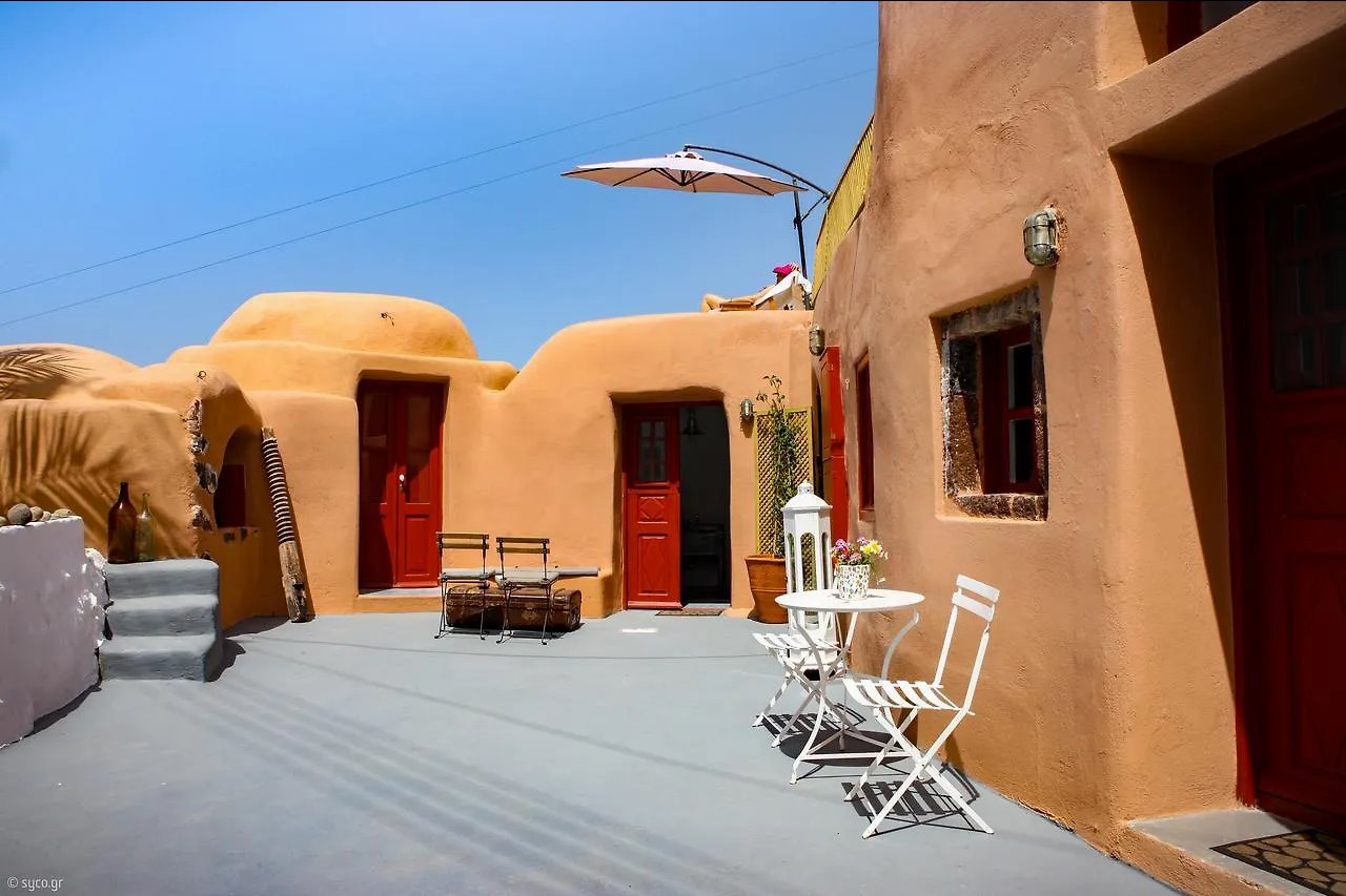 Hotel for sale in Santorini. ID S2-668