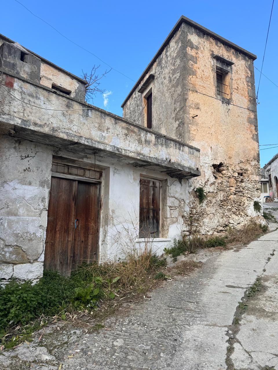 Old Stone House for sale in Kournas Apokoronas. ID 05-2874