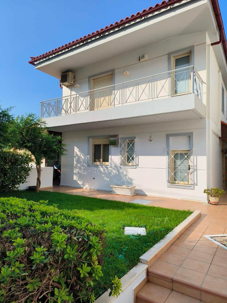 Seaview Villa for sale in Lagonisi. ID Av-966
