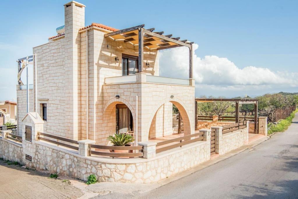 House for sale in Kolymbari Platanias. ID 04-6260