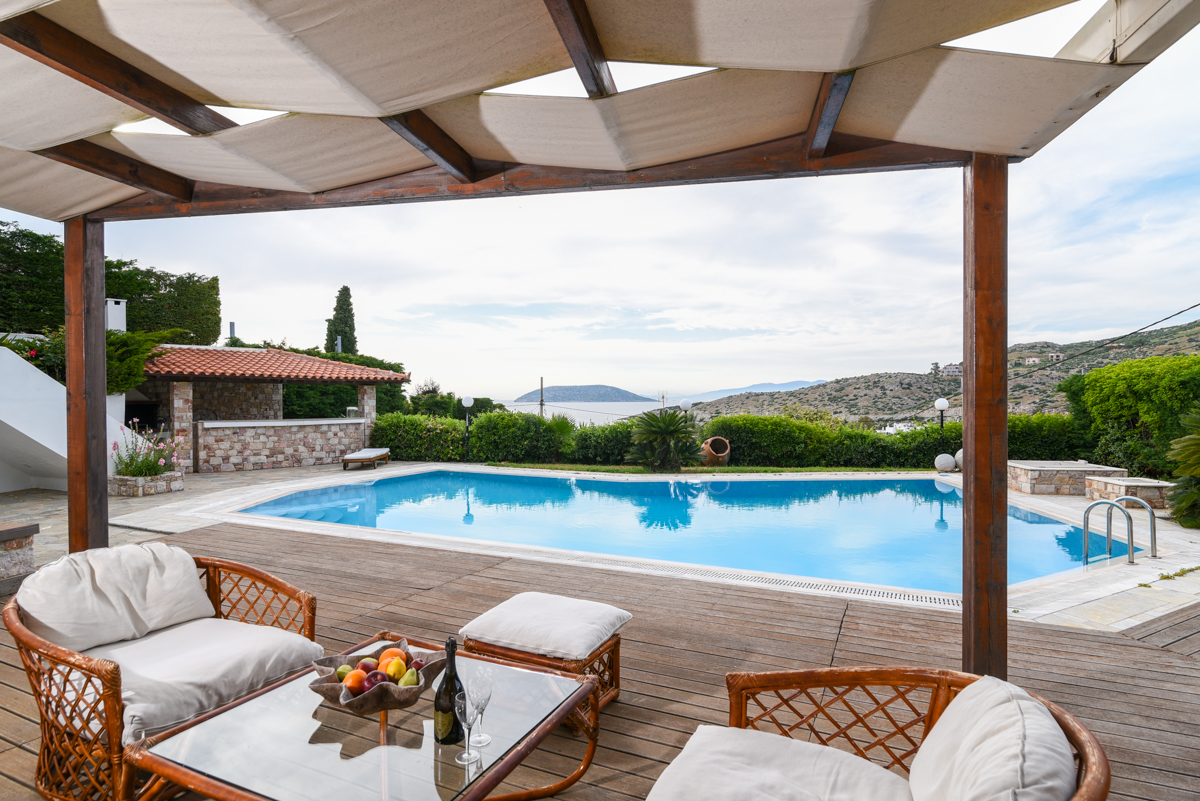 Seaview Villa for sale in Sounio. ID Av-895