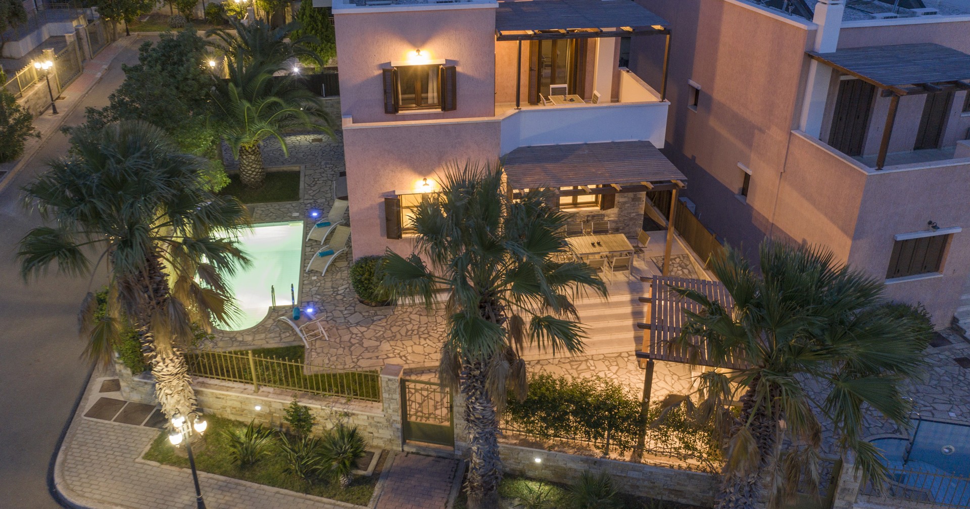 Four Bedroom Villa for sale in Makris Gialos. ID 3v-879