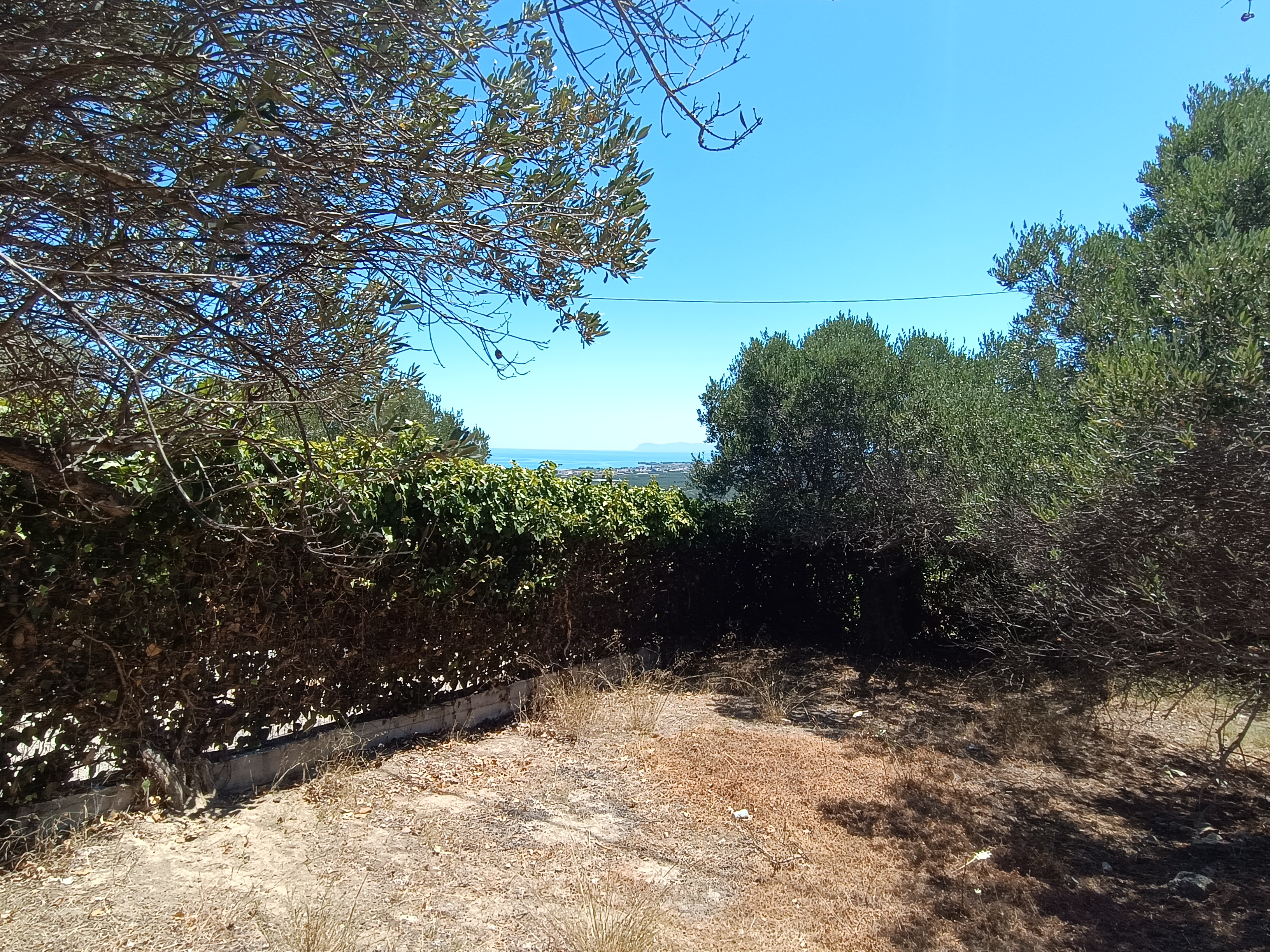 Plot 615 sq.m with sea view in the settlement of Marathokephala