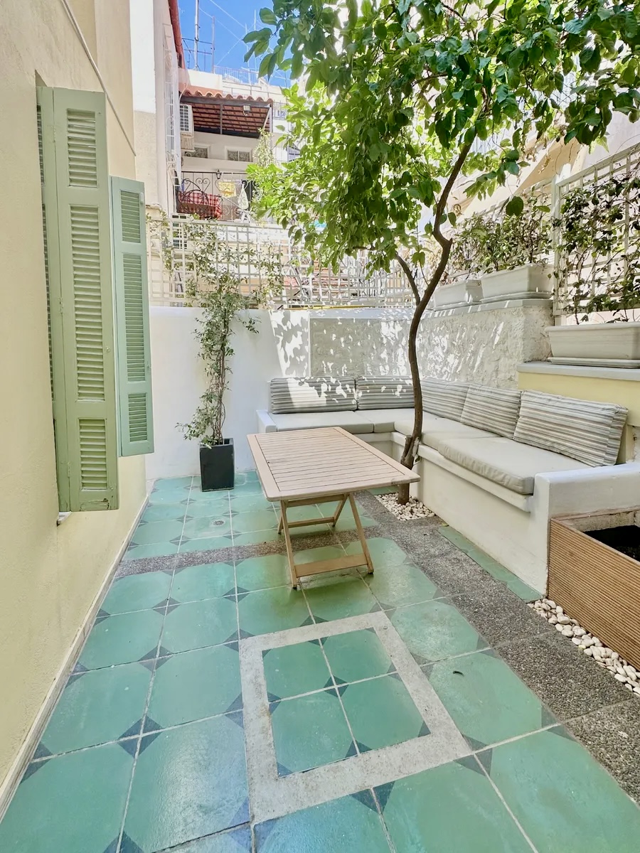 Neoclassical House in the heart of Athens for sale. ID A4-6781
